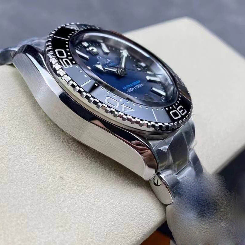 Customized Brand High-End Luxury Automatic Mechanical Watch Inspired by the Seamaster Series, Model  215.30.46.21.03.001