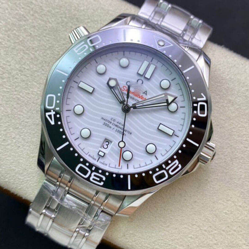 Customized Brand High-End Luxury Automatic Mechanical Watch Inspired by the Seamaster Series, Model  210.30.42.20.04.001