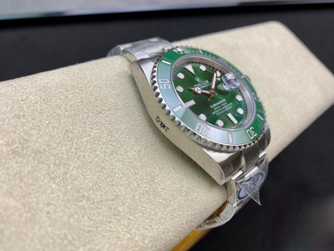 Customized Brand High-End Luxury Automatic Mechanical Watch Inspired by the Submariner Series, Model 116610LV-97200