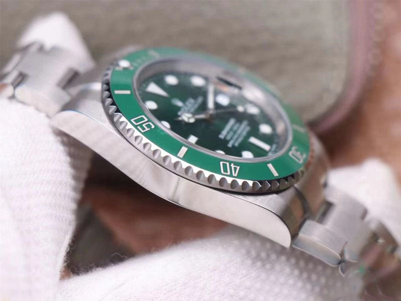 Customized Brand High-End Luxury Automatic Mechanical Watch Inspired by the Submariner Series, Model 116610LV-97200